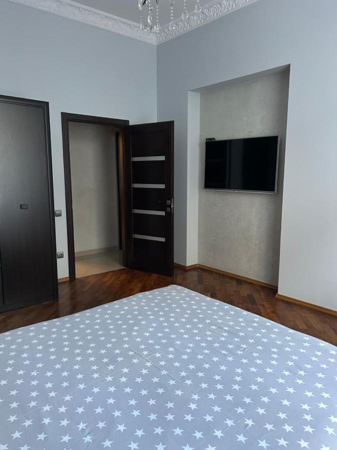 Apartment On Centre Lviv Exterior photo
